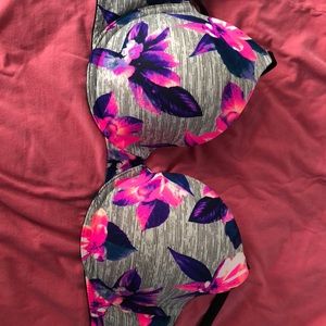 Victoria Secret Pink bra. Brand new. Never worn!